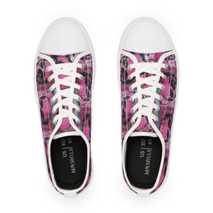 Distressed Pink Halloween Skull Design All Over  Print Men's Low Top Sneakers, Spooky Season gift, Grafitti Style